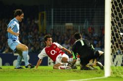 关于比赛结束前关键绝杀，球队惊险取胜的信息