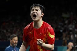 关于震撼！樊振东在排球赛场险胜对手！的信息