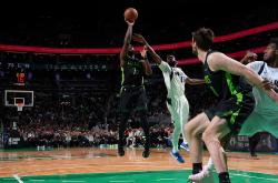 步行者复出首战，三连败状态火爆，独行侠成为焦点！的简单介绍